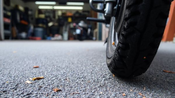 Top 5 pneus moto 18 pouces incontournables pour votre sécurité